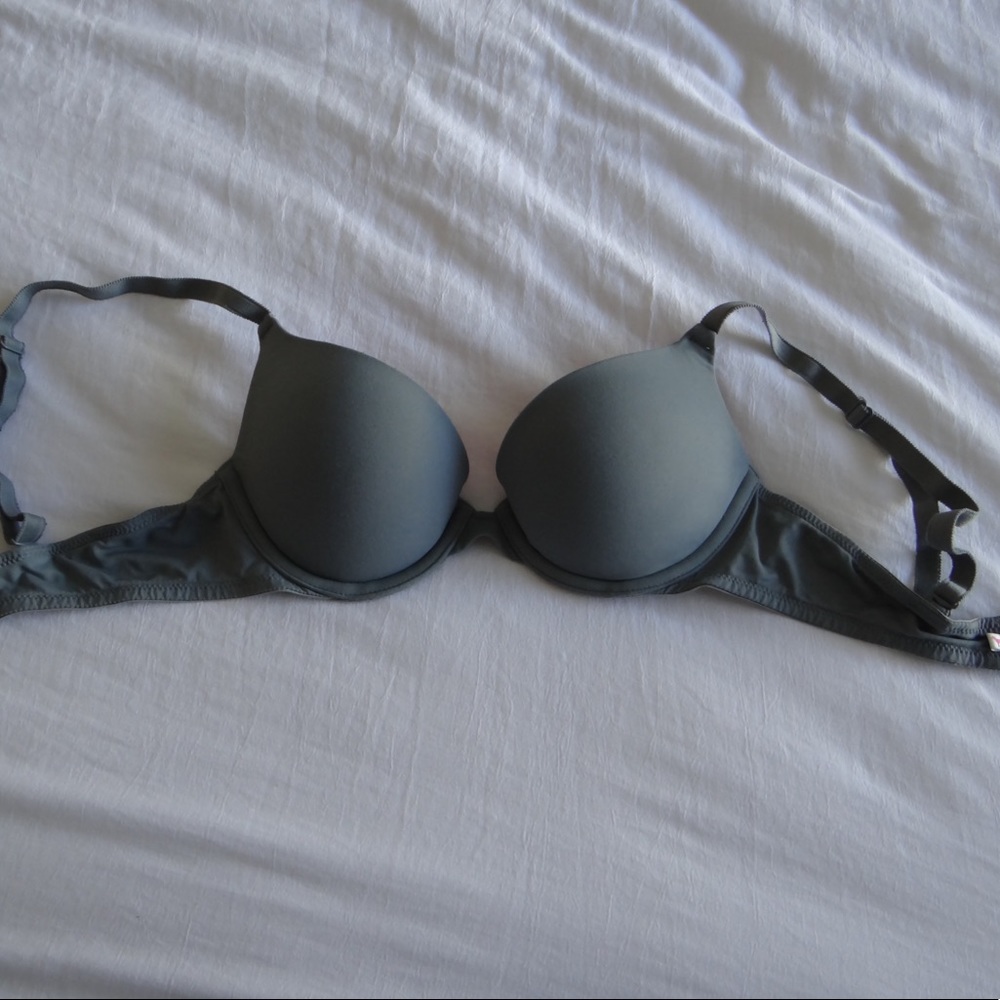 Victoria’s Secret pink bra 32b